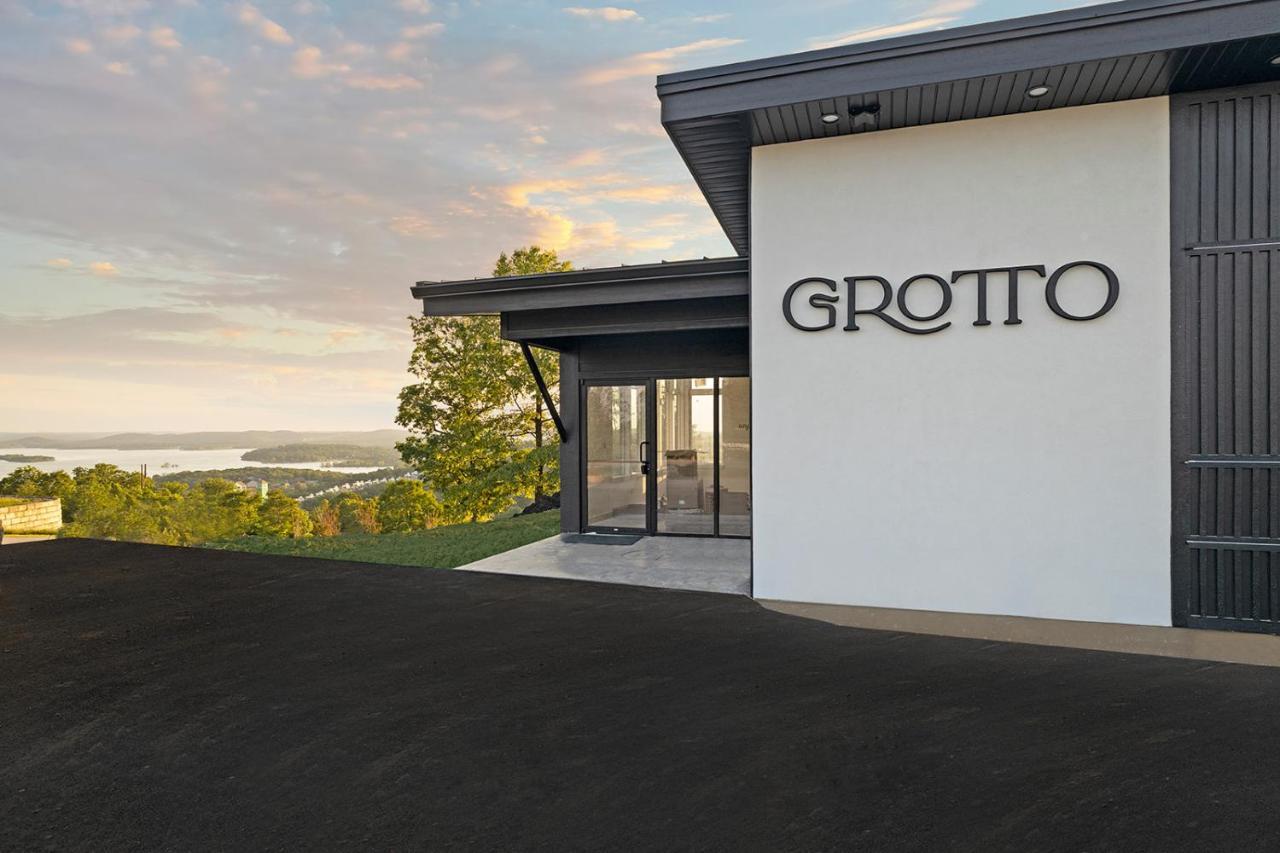 Grotto Resort Брэнсон Экстерьер фото